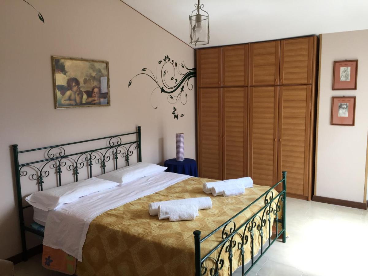 B&B Hollywood Olivadi Εξωτερικό φωτογραφία
